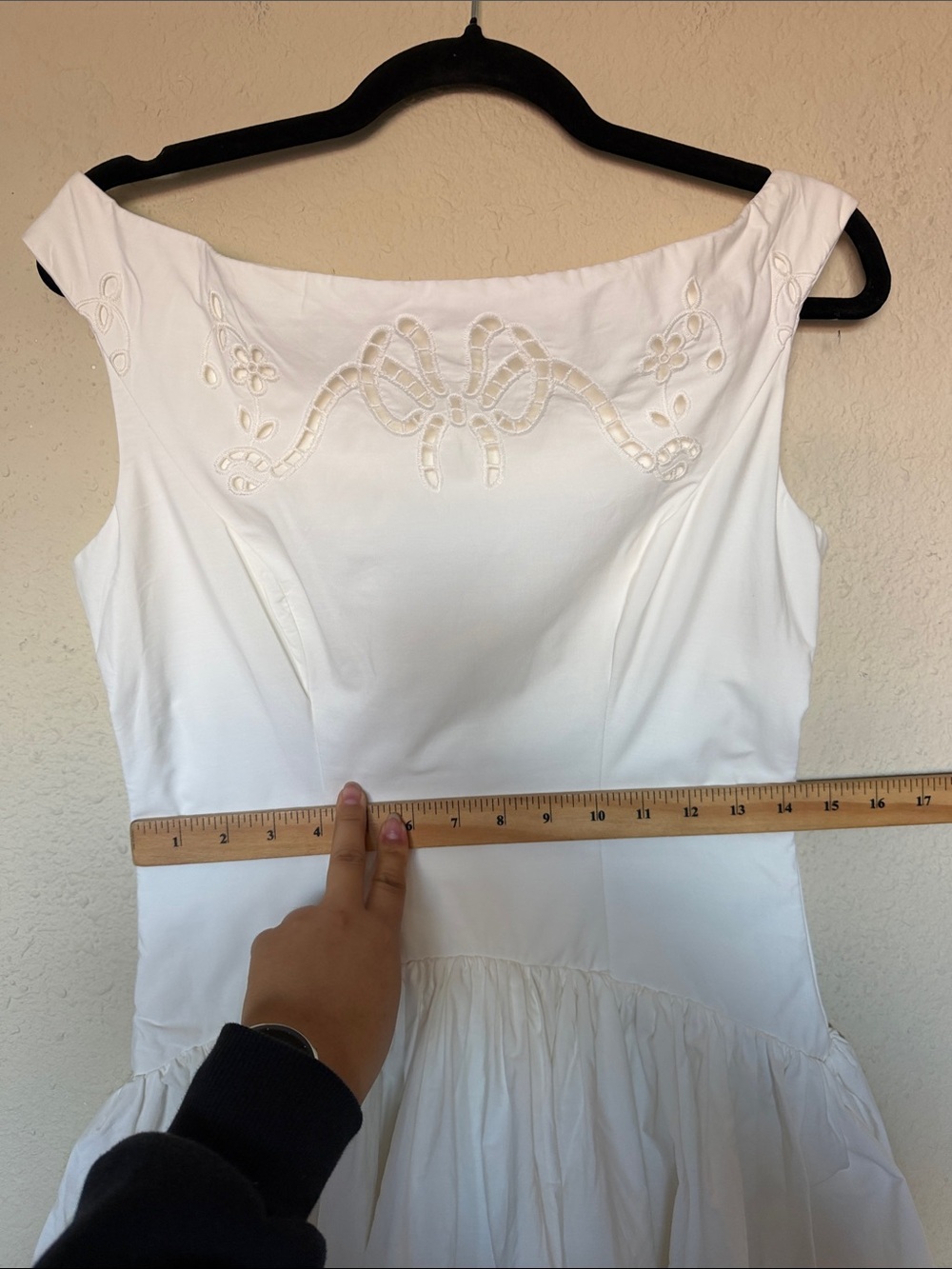 House of CB Lauren White Cotton Broderie Anglaise Boat Neck Mini Dress size M - Picture 11 of 17